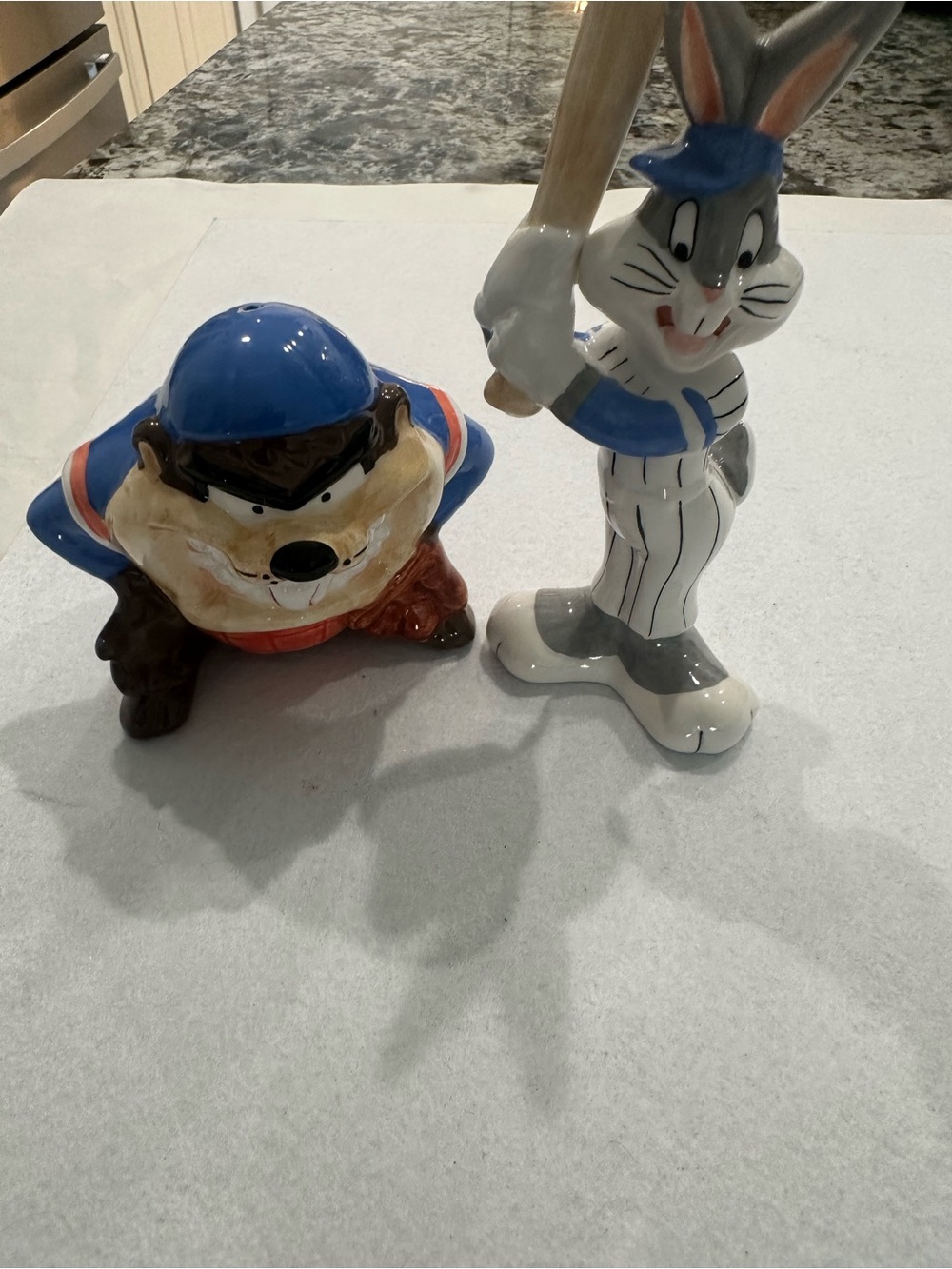 Warner Bros. Bugs Bunny & Taz Baseball salt and pepper Set - Blue/Gray/Brown